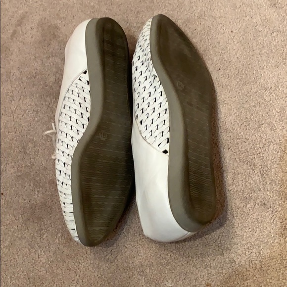 White Vintage Leather Flats - Picture 3 of 4